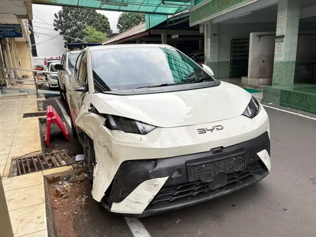 Mobil listrik BYD penyebab kecelakaan