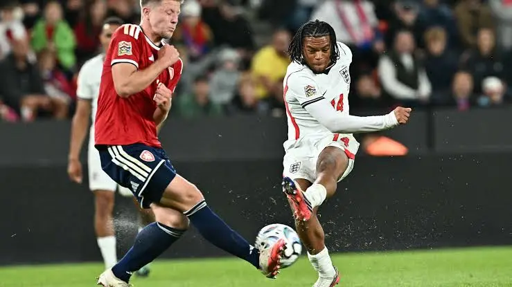  Rio Ngumoha vs Bukayo Saka Timnas Inggris